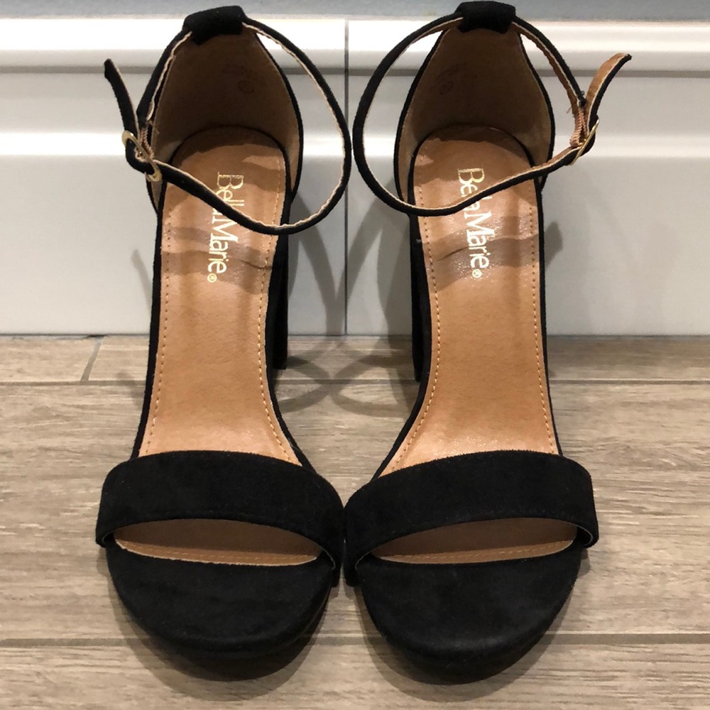 📦 3 for $25 📦 Black suede chunky heel sandals